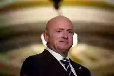Astronaut Senator Mark Kelly issues furious response after Elon Musk calls him a ‘traitor’ again for visiting Ukraine