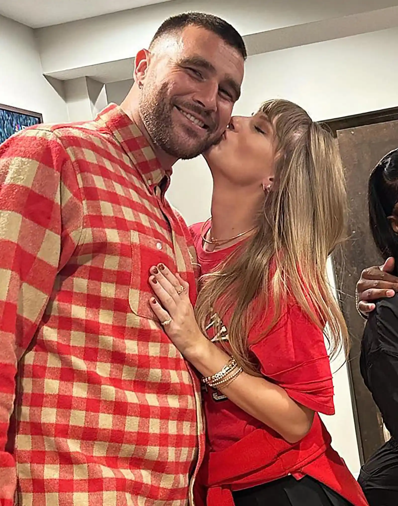 Travis Kelce Asked Taylor Swift’s Parents for Their Blessing Ahead of Proposal: Source  (Exclusive)